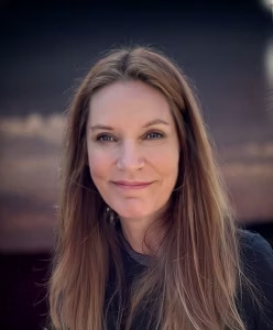 Portrait of Samantha Davis.
